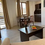 Апартаменти Banderitsa 3 *