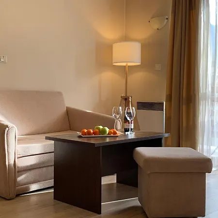 Апартамент Banderitsa Apartment 3