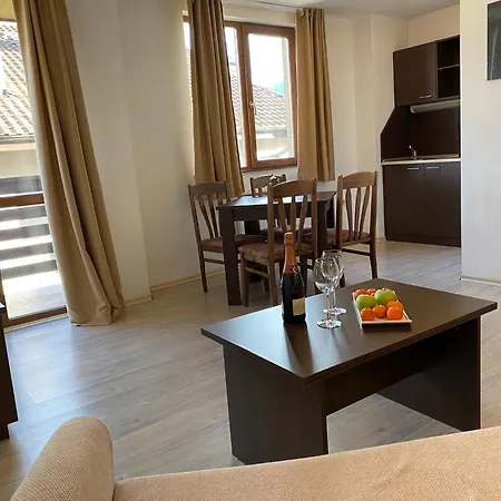 Апартамент Banderitsa Apartment 3 *