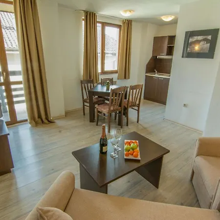 Апартамент Banderitsa Apartment 3